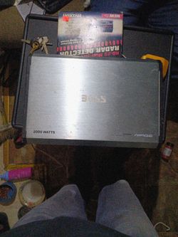 Boss 2000 watt mono block car audio amp