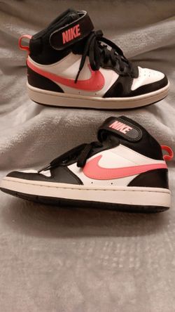 Girls nikes
