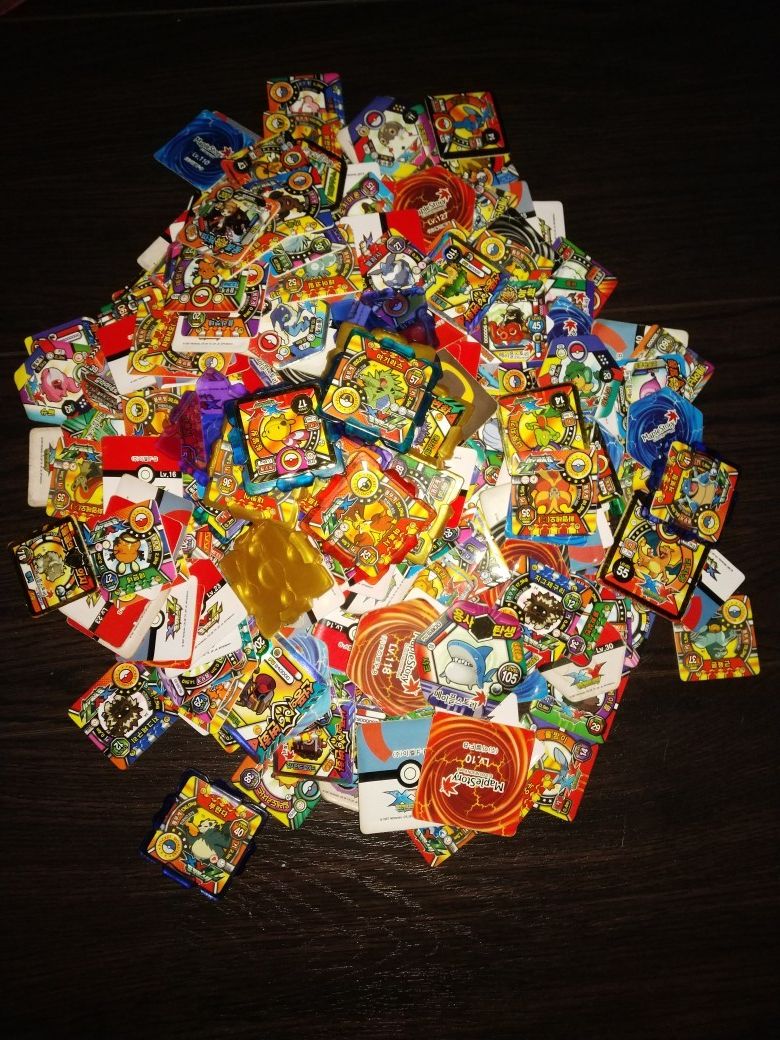 Pokemon tachis pogs