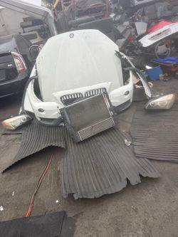 2014 BMW X1 Complete Front End $1100