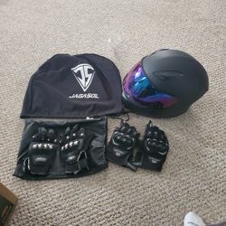 Helmet & Gloves 