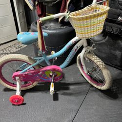 *SCHWINN Small Bike With Light Up Training Wheels & Bell!