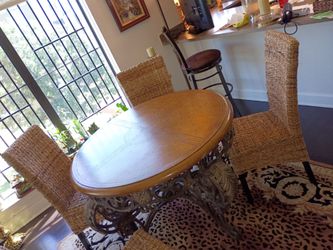 Elegant Iron Rod, Leather top table