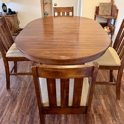 Solid wood kitchen table & Chairs.