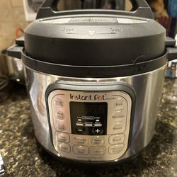 Instant Pot Duo Mini 3 Qt With Cookbooks And Extras for Sale in