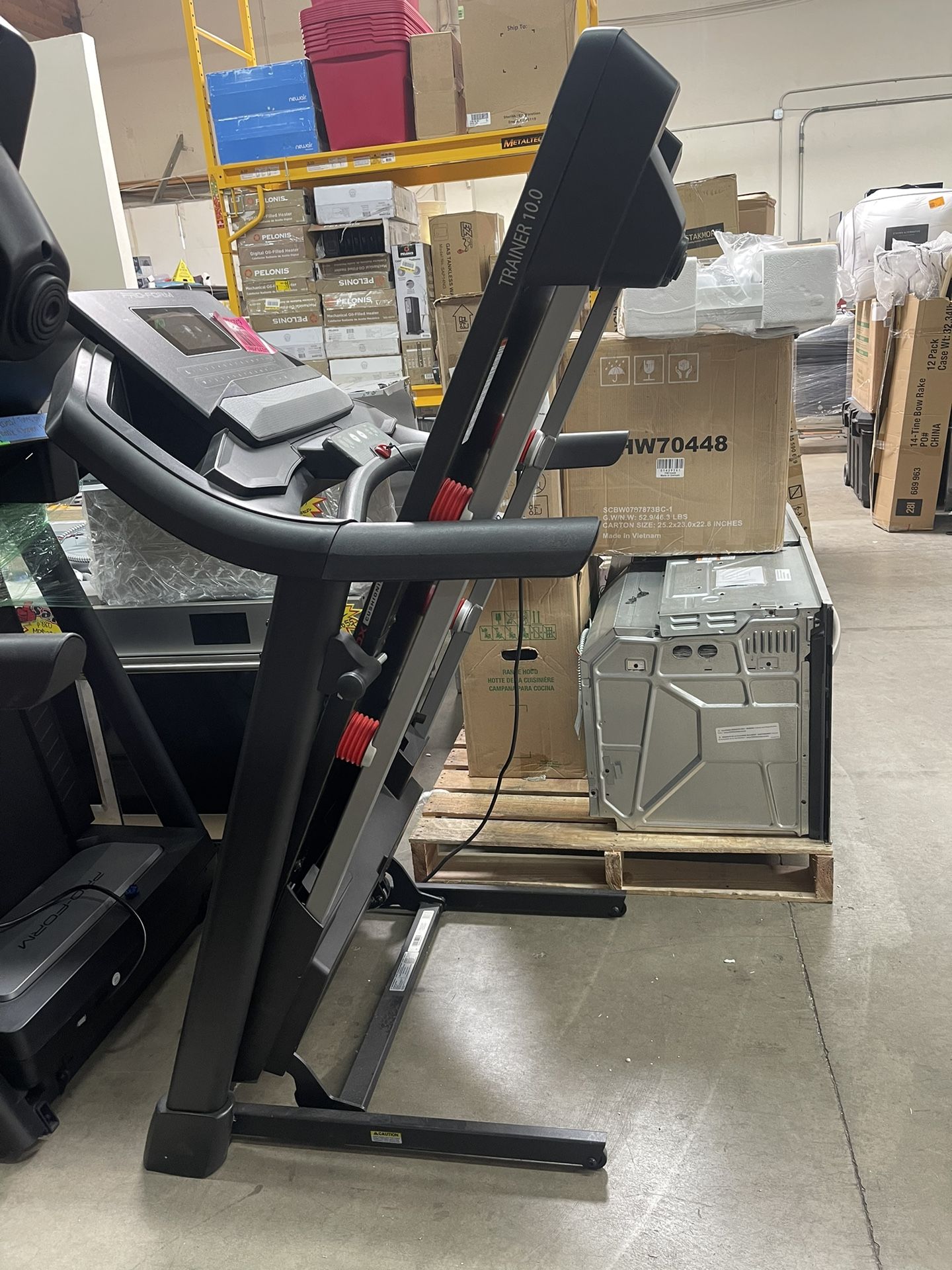 ProForm Trainer 10.0 Smart Treadmill with 7 HD Touchscreen for Sale in Covina CA OfferUp