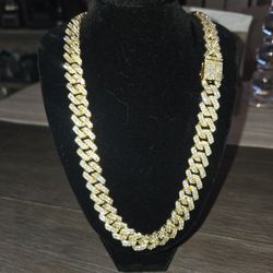 Iced Out Tripple Box Lock Beautiful Chain 