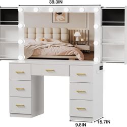 Vanity Desk with with Mirror and Lights,Makeup Vanity Table with Glass Top and Drawers&Cushioned Stool,Dressing Table with Drawers, Bedroom Makeup Tab