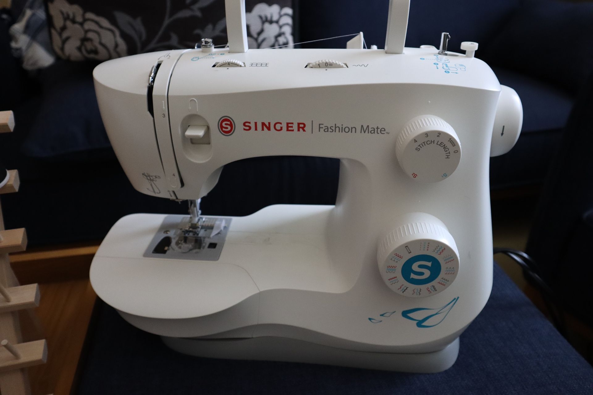 Singer Fashion Mate Sewing Machine