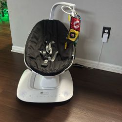 4moms Baby Swing/chair