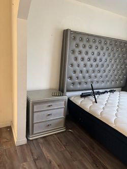 Cali king bedroom set