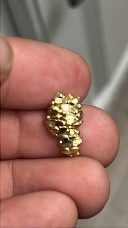 Nugget earring 10k gold solid