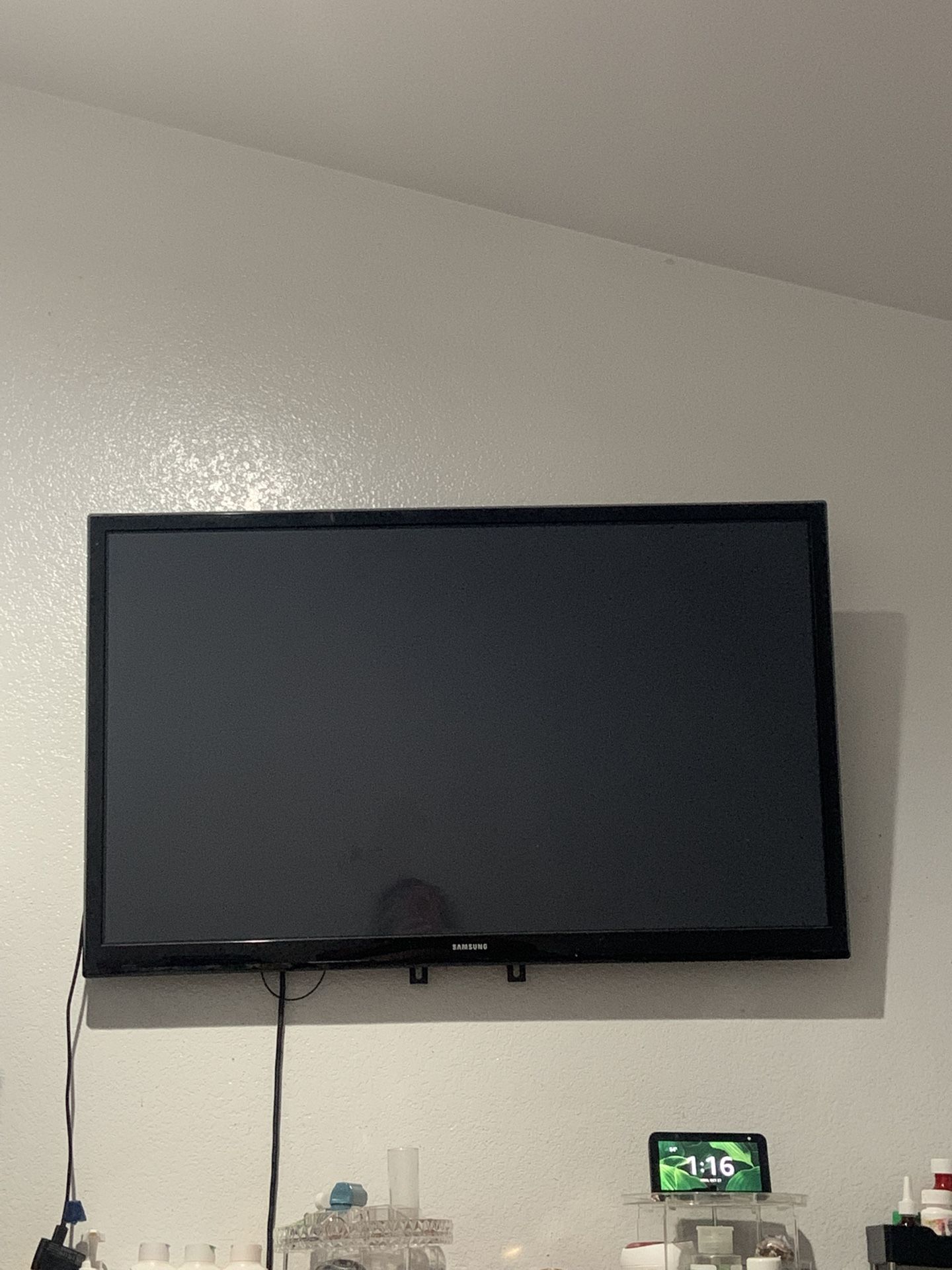 46” SAMSUNG SMART TV