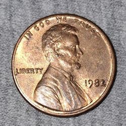 1982 Lincoln Penny No Mint Mark Large Date Zinc 2.5 Grams 