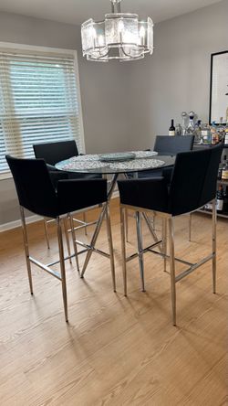 Dinning table and 4 chairs