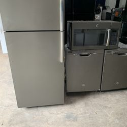 Stainless Kitchen Appliance Package 