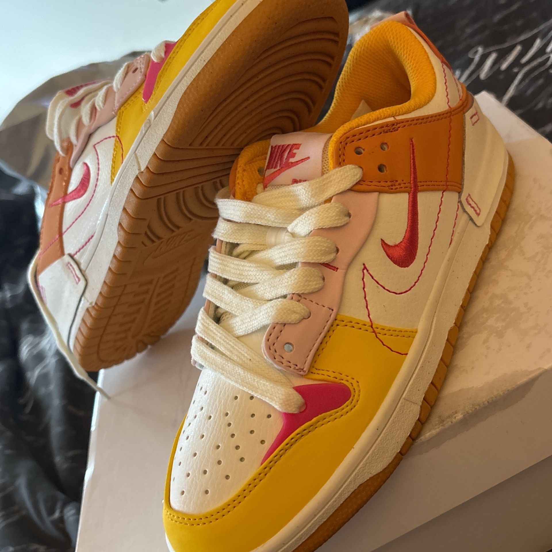 Women’s Nike Dunk’s Size 8 1/2