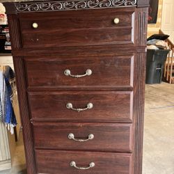 Free Dresser