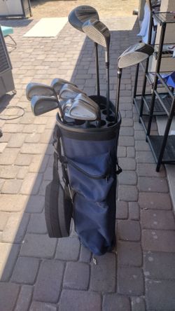Complete set of men's golf clubs