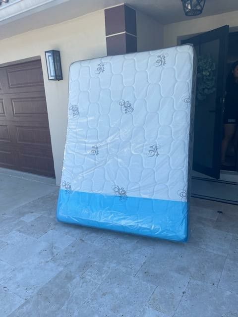 TWIN FULL QUEEN KING MATTRESS ⭐ ☎561*802*8654* CALL US All Brand New. WE HAVE ALL SIZE ..⭐TWIN ⭐ FULL ⭐ ⭐ QUEEN⭐ KING ⭐ We deliver everywhere