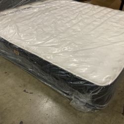 California King Stearns And Foster Estate Mattress