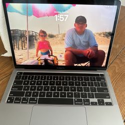 13.3 M2 MacBook Pro 2022