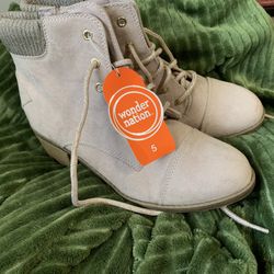 New With Tags Light Pink Boots Size 5