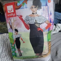 Woman's Halloween Costume 