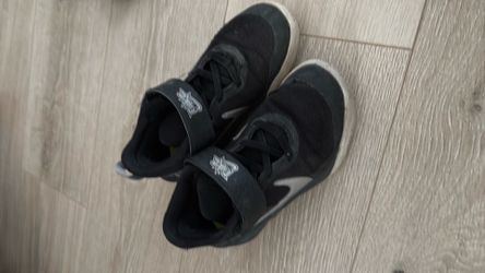 Boys Nike shoes size 12.5C