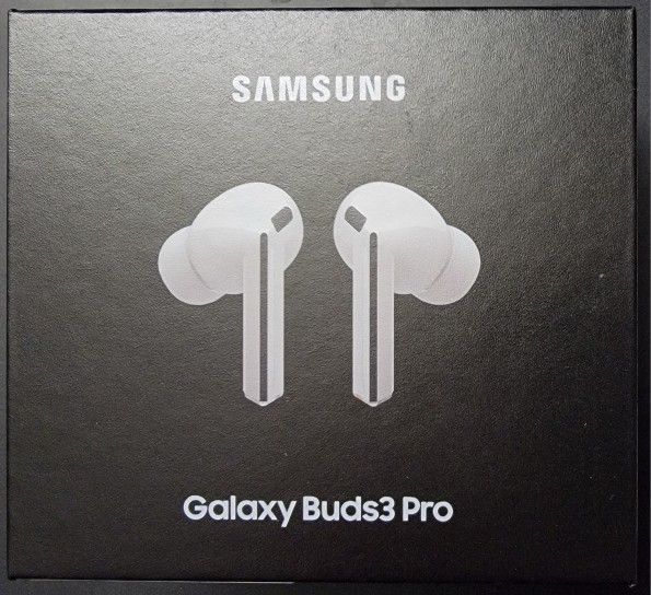 Samsung Galaxy Buds3 Pro white & Clip Case with Carabiner