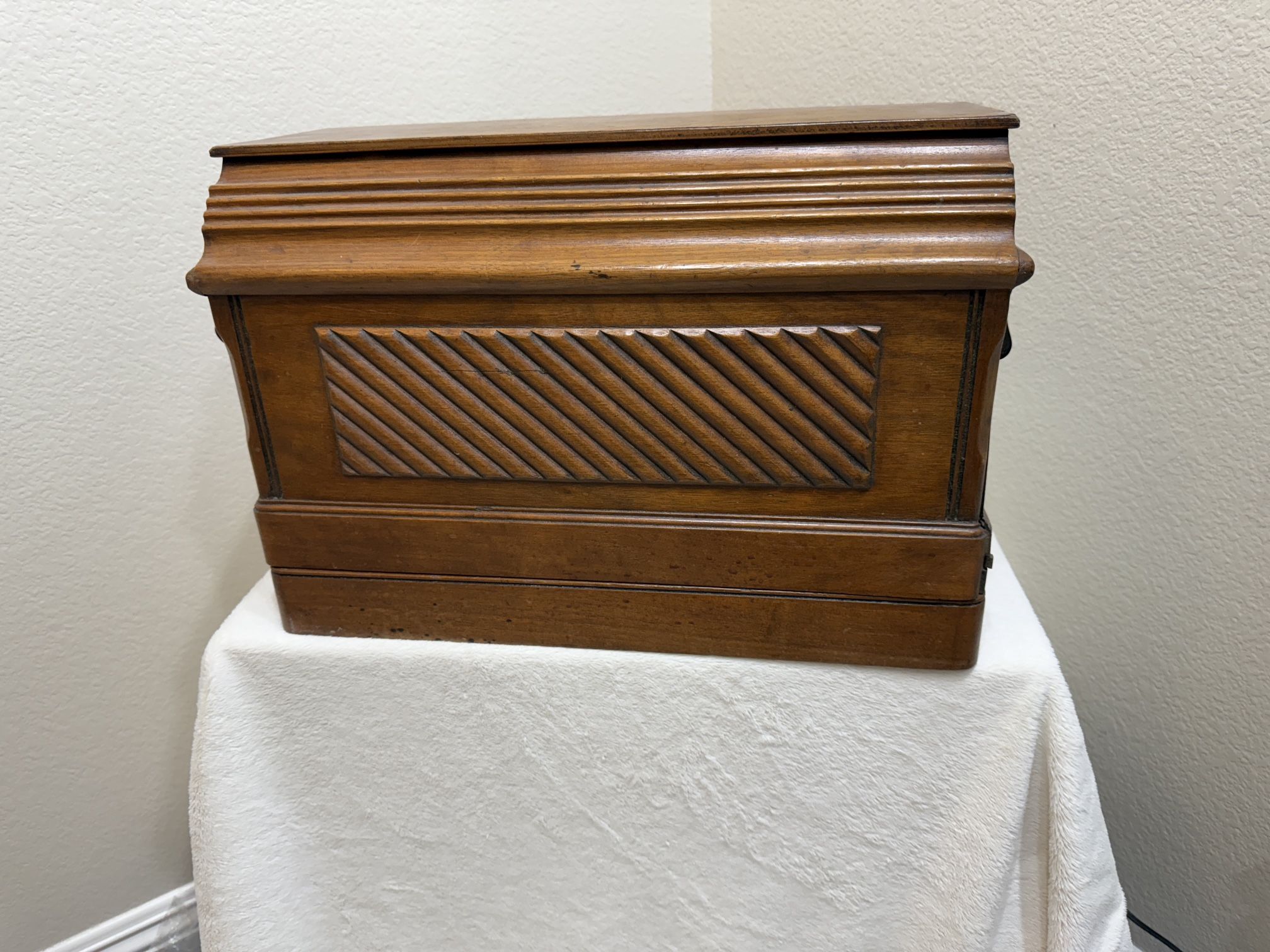 Antique Sewing Machine 