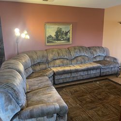 Couch With Pullout Bed