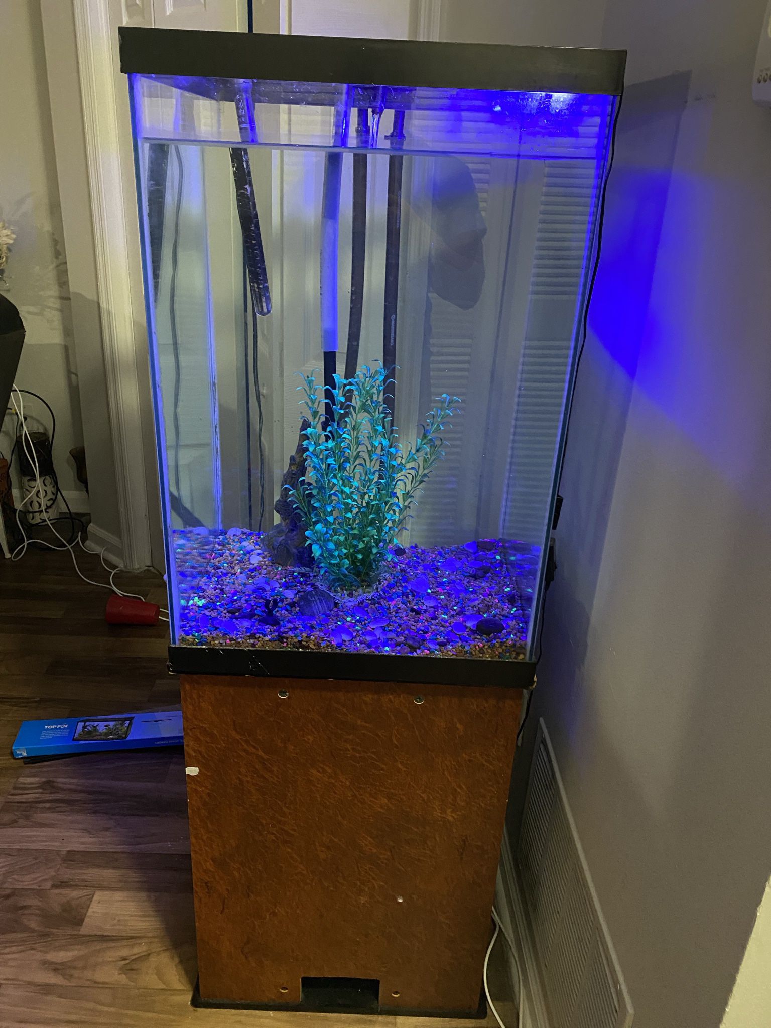 45 GALLON FISH TANK WITH STAND AND ACCESSORIES 