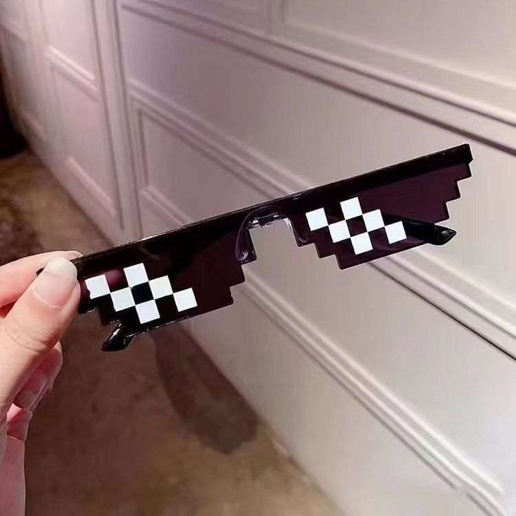 Internet celebrity style weird mosaic glasses pixel photo...