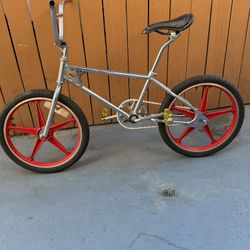 1983 DÍAMONDBACK BMX 20”