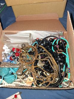 All box jewelry  chains ⛓️ 35pcs