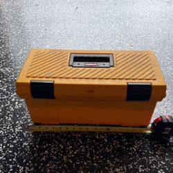 Rubbermaid Tool Box