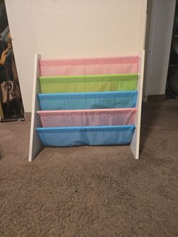 Kids book shelf