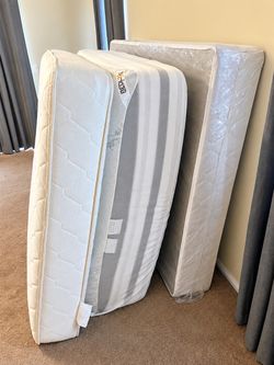 Gateway Full-Size Mattresses & Box Spring