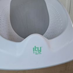 Baby bath seat by ingenuity never used
