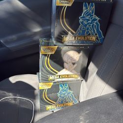 Mega Evolutions Elite Trainer Box