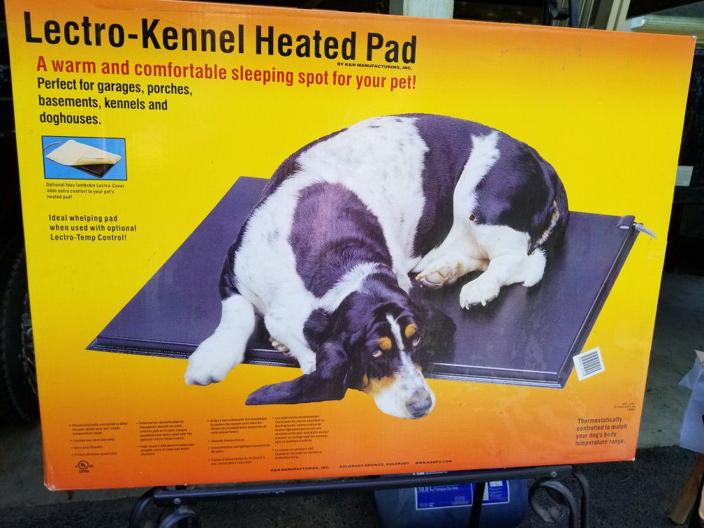Dog house heating pad