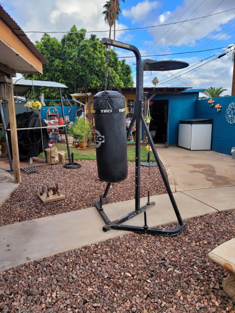 Punching Bag Stand W Bag
