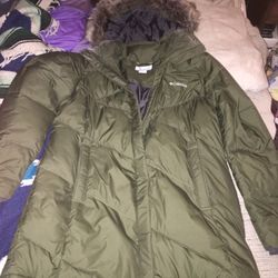 Lnew Large Columbia hooded coat only $35 firm￼