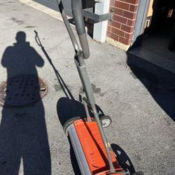 Manual Lawn Mower - Total Qty: 1
