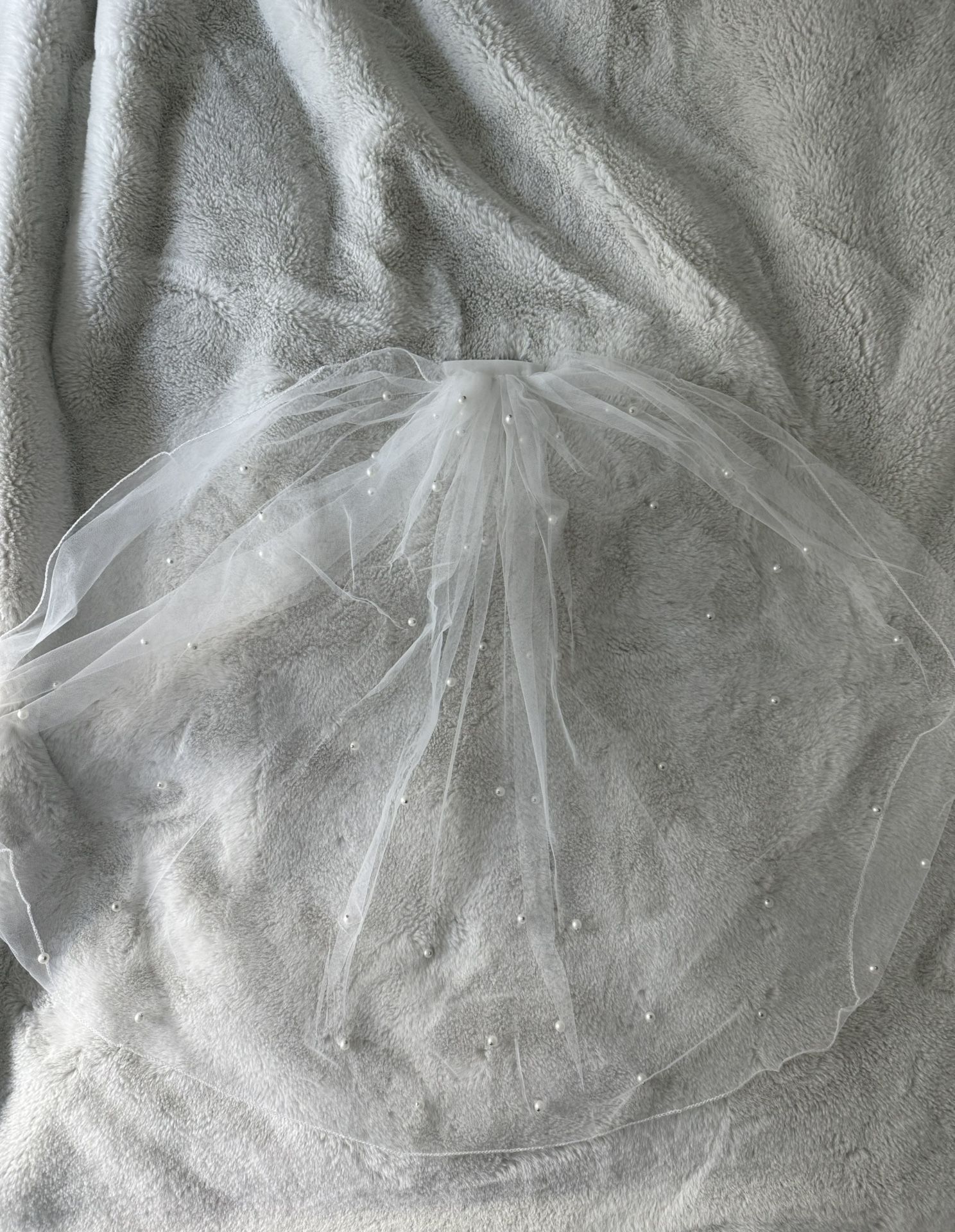 New - Tulle Veil with Pearls