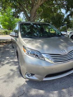 Toyota Sienna 2015