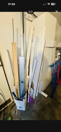 FREE scrap Wood , Wood Panels And Baseboards