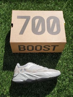 Yeezy 700 Salt Size 7