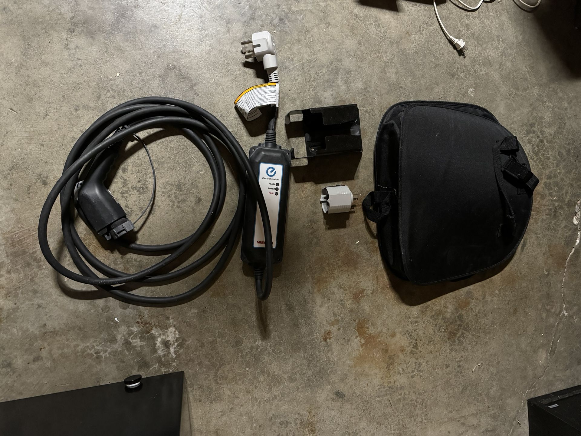 7.2 kW EV charger fits all cars with J1772 connector - Your Car Controls The Charging Speed